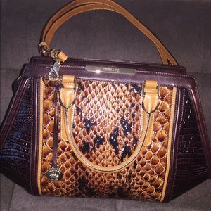 Beautiful Multi Textured Brahmin handbag 👜
