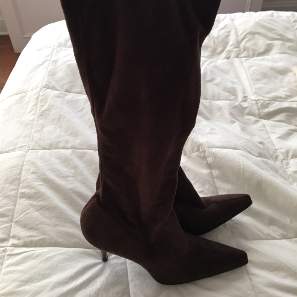 Gorgeous Suede chocolate brown stretch heel boots