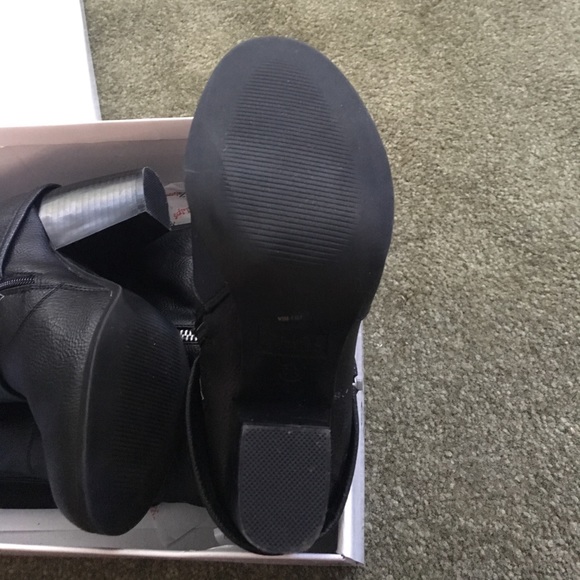 2 Lips too black wide calf boots - Picture 3 of 4