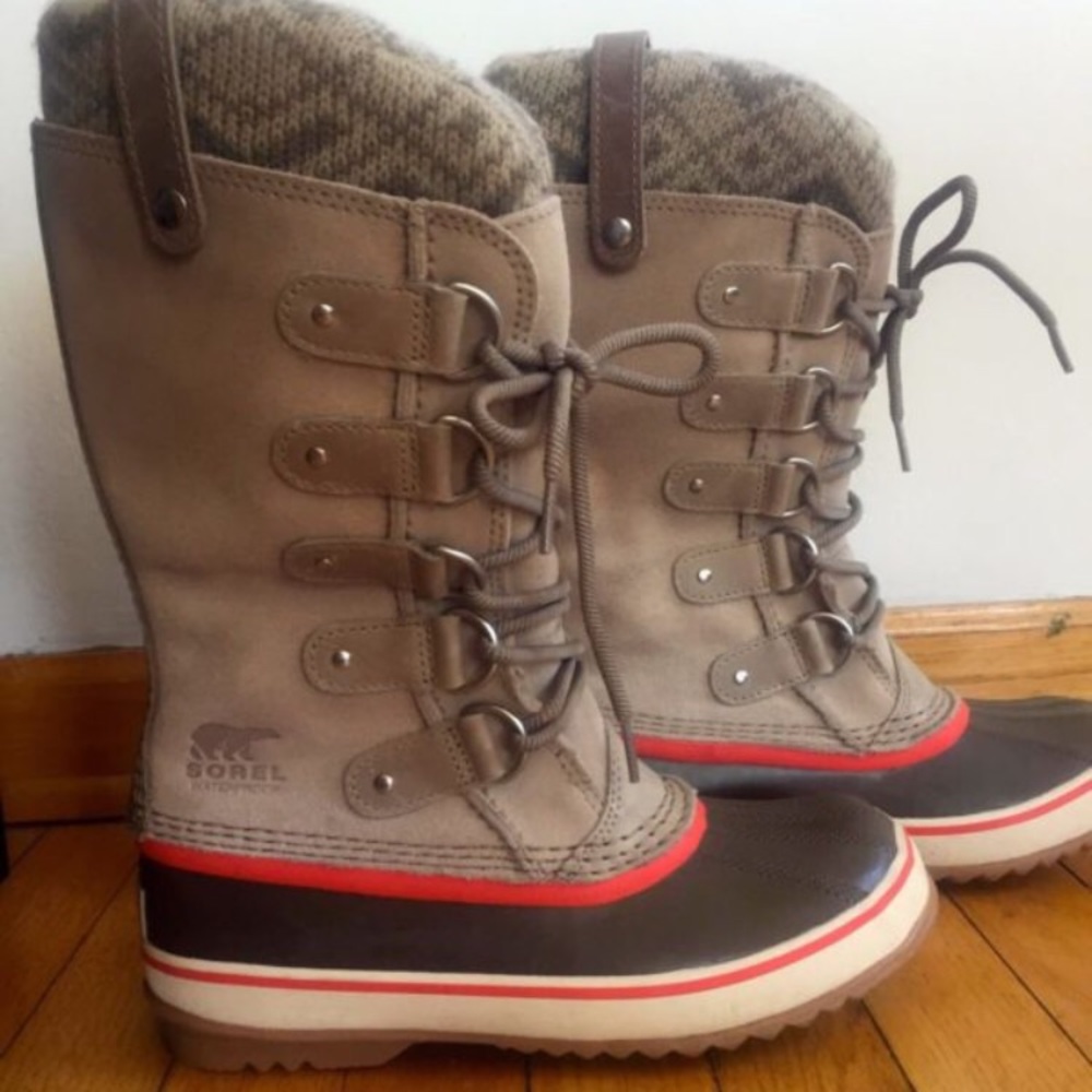 Women's SOREL Joan of Arctic Boot - Size 7