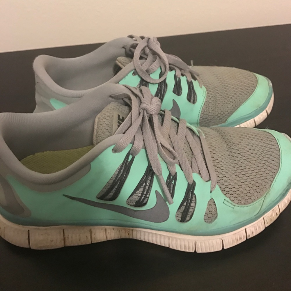 Mint green Nike free 5.0