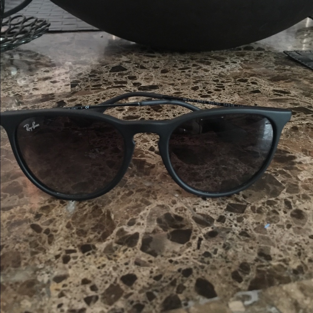 Erika black Ray bans!