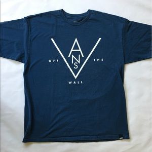 ⛔️SOLD⛔️vans off the wall t shirt