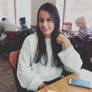 Meet your Posher, Carolina