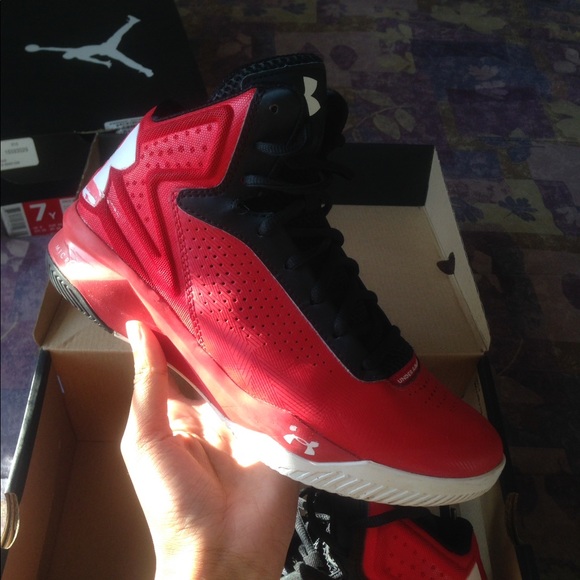 Woman's Under Armour Torch - Picture 3 of 6