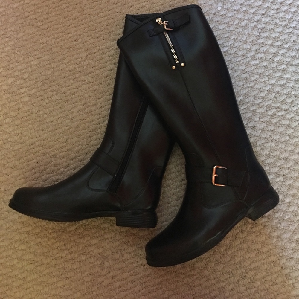 Boots - Picture 2 of 2