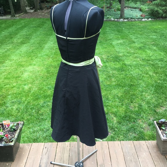 Dress - Picture 4 of 7