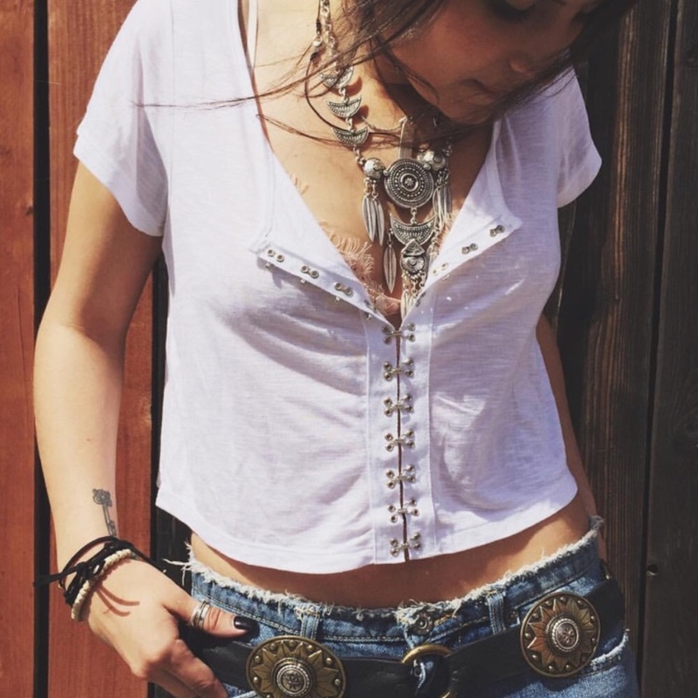 BNWT LF Emma and Sam White Hook Crop Top