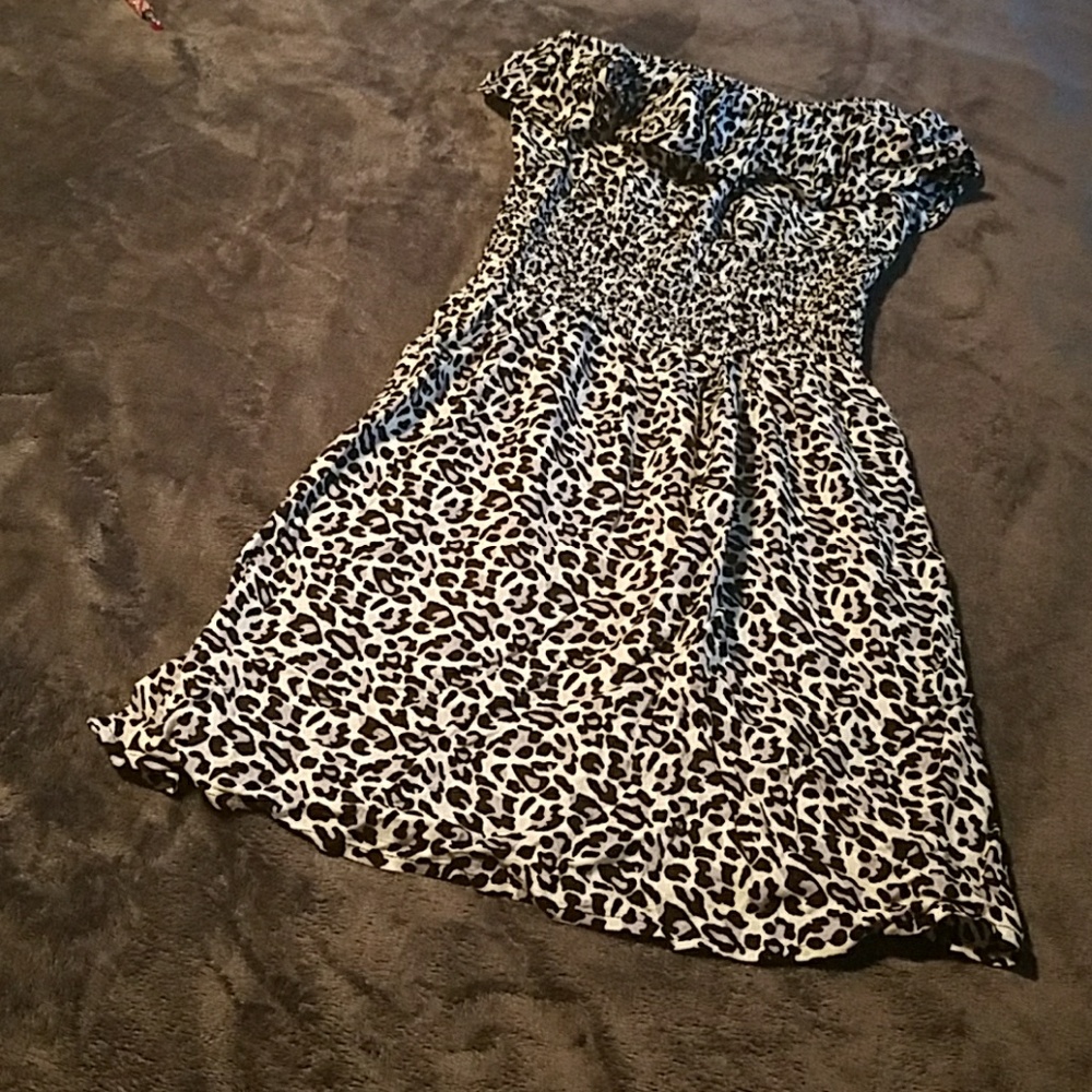 Strapless cheetah print summer dress