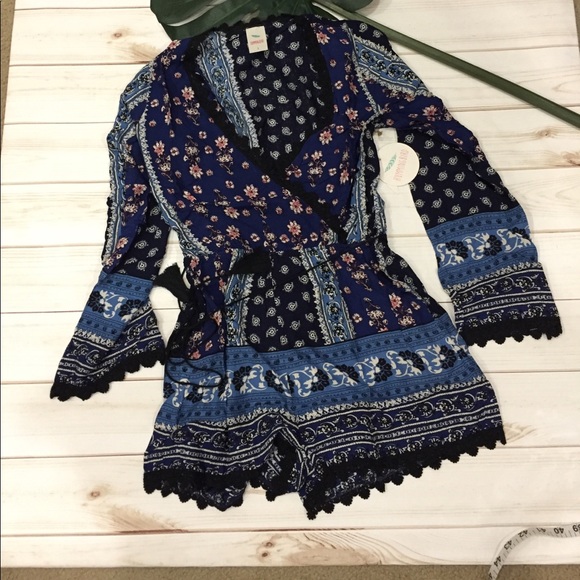 LAST ONE! 🎉HP🎉 Adorable BOHO tasseled romper! - Picture 4 of 6