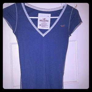 Hollister tee