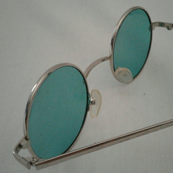 Green Round Glasses( Lennon Inspired) - Picture 2 of 3