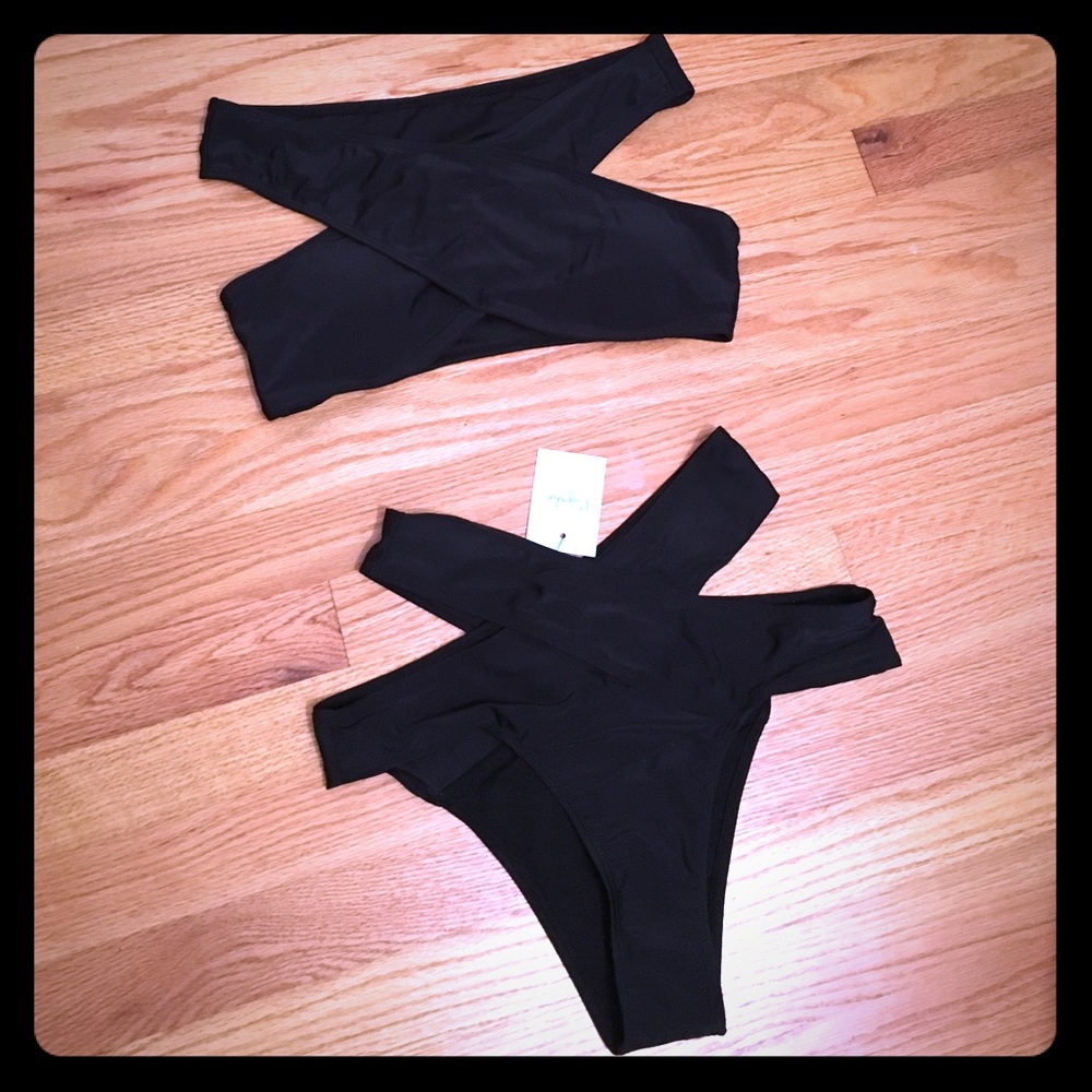 Black Off-shoulder Bikini