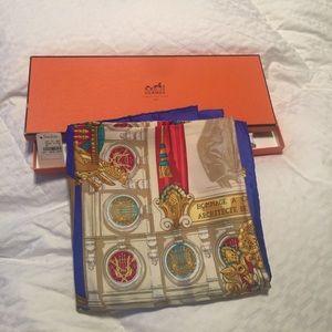 HERMES Scarf