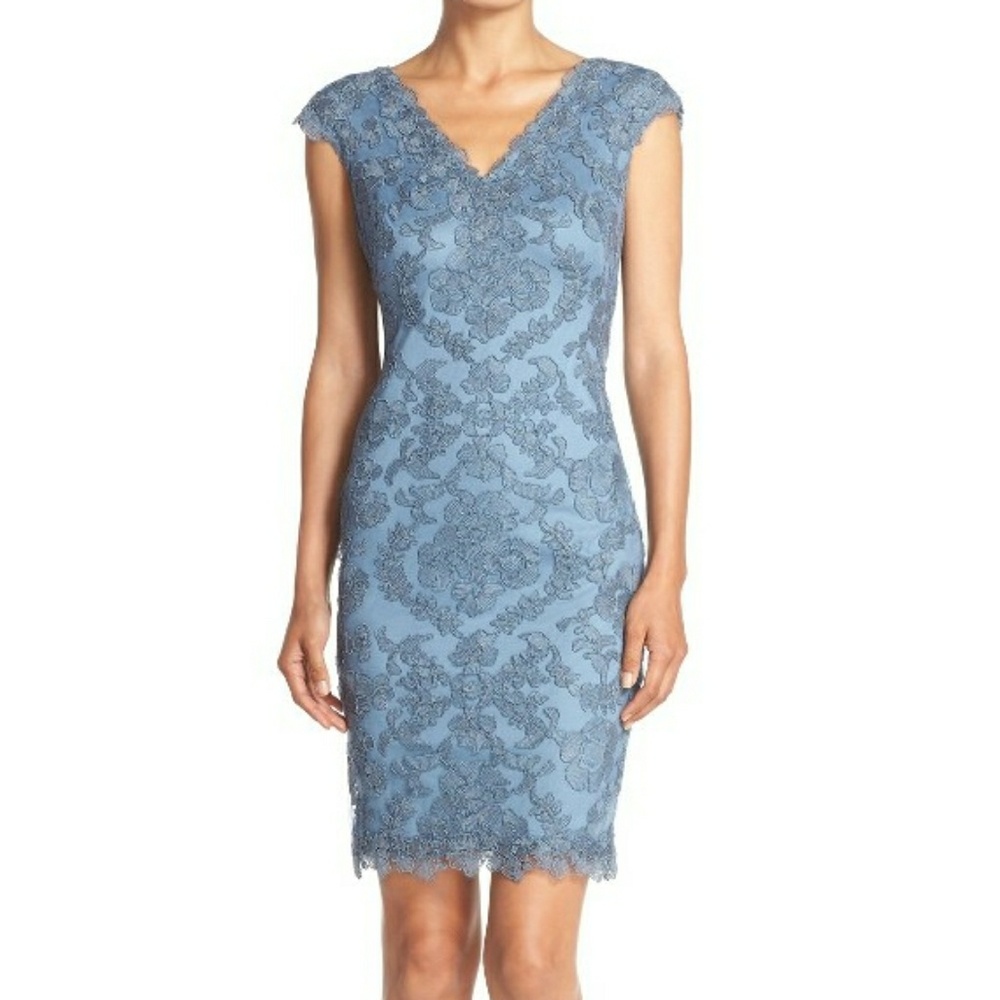 Tadashi Shoji laces dress