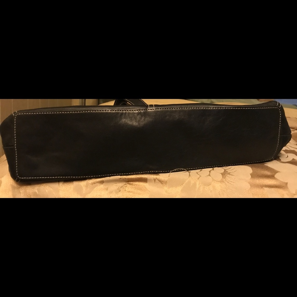 Authentic Coach Purse - Picture 4 of 5