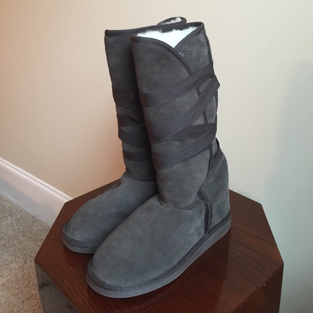 Emu Shearling Lace Up Boots