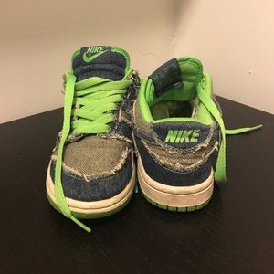 Nike Dunks 4 Y