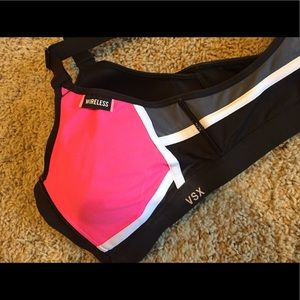 Victoria Secret front close sports bra