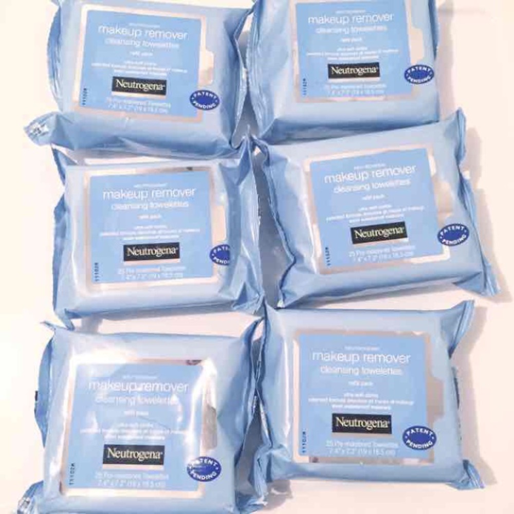 *SOLD* 6 packs Neutrogena Makeup Remover Wipes