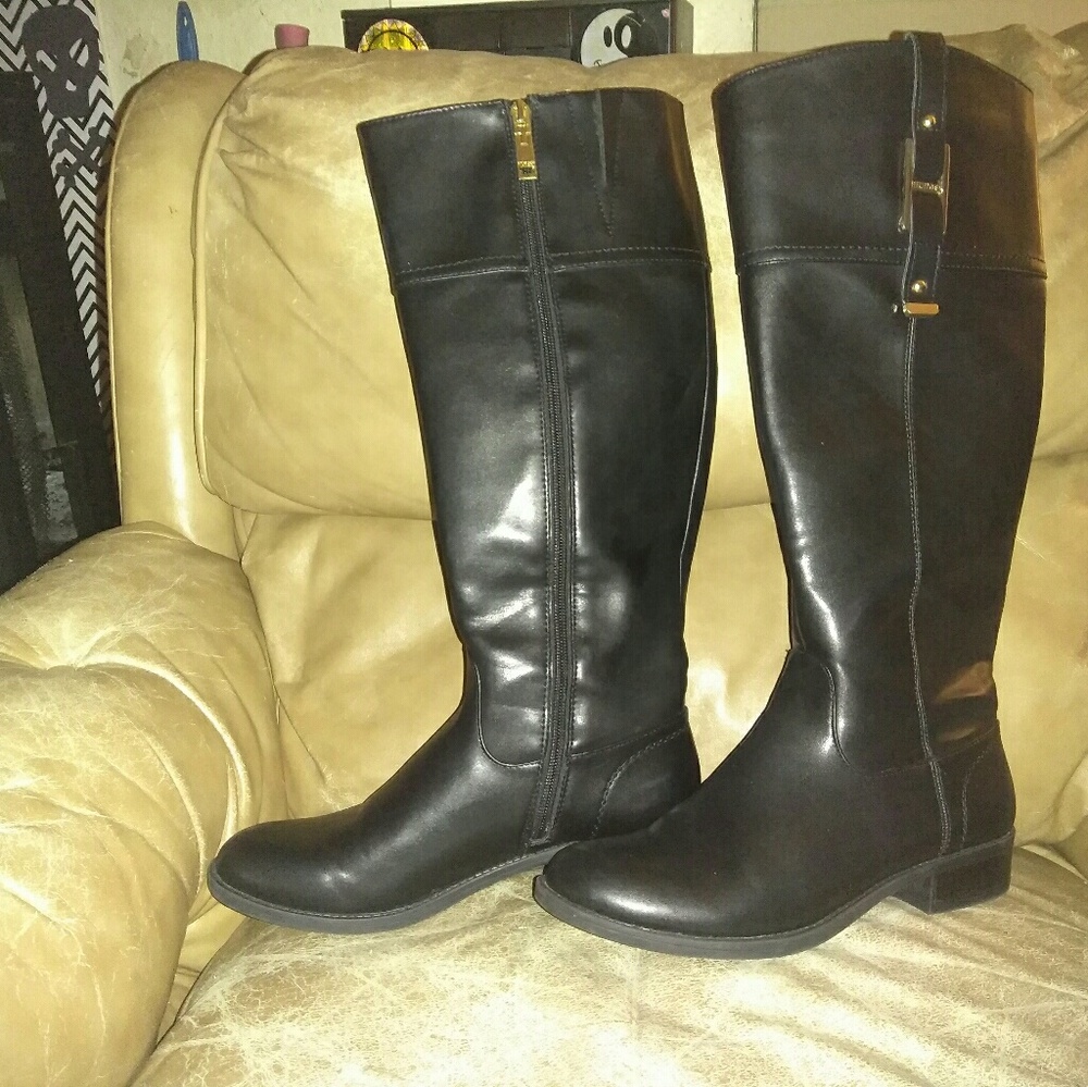 Women's Black Leather Tommy Hilfiger Boots sz.7M