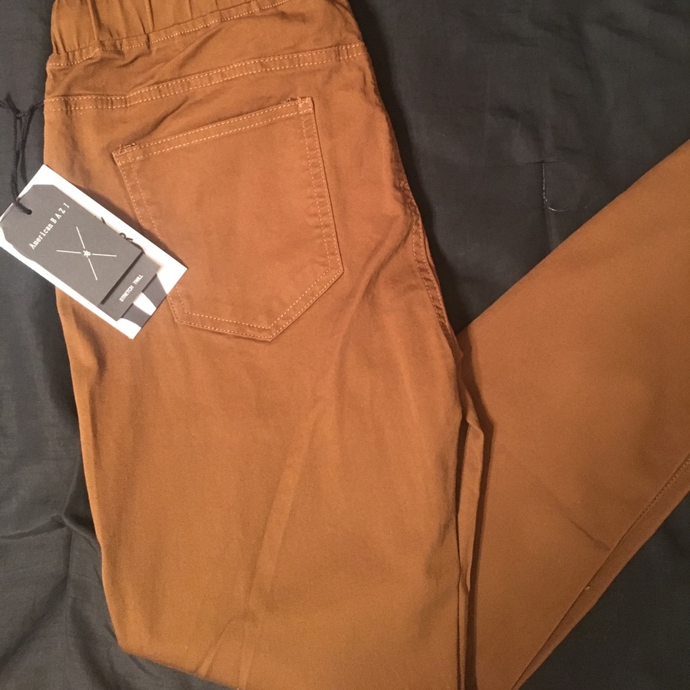 NWT----Brown skinny jogger pants