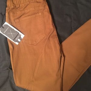 NWT----Brown skinny jogger pants