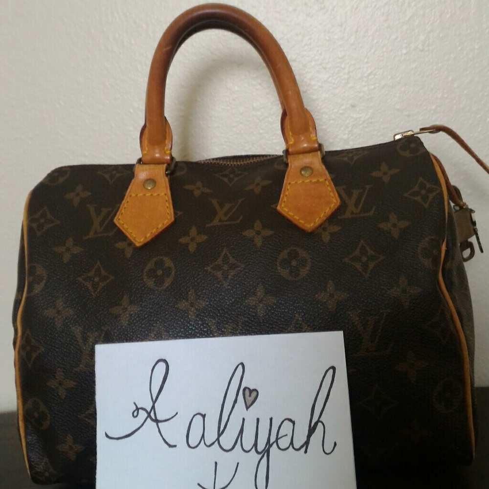 Authentic Louis Vuitton Speedy 25 w/Lock & Key