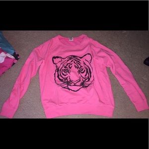 cute pink brand crewneck w/ tiger face outline