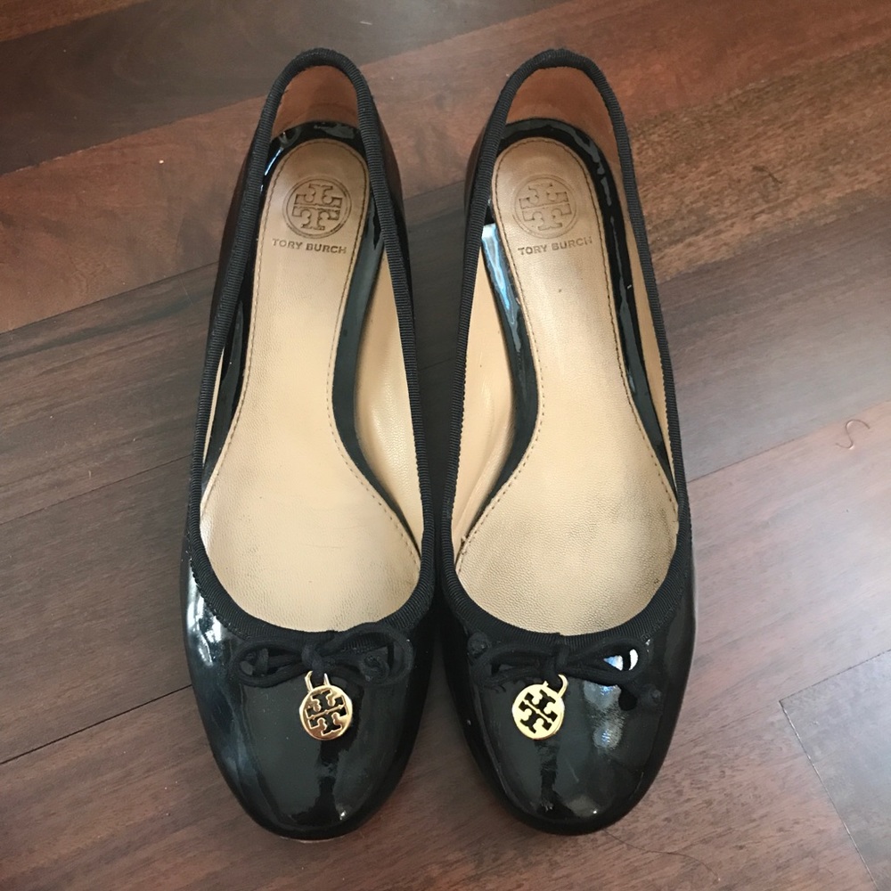 Tory Burch Chelsea Patent Leather Bow Pump