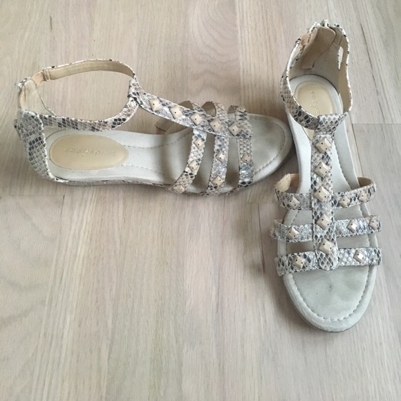 Set of 2 Pairs Easy Spirit Comfortable 1" Shoes - Picture 3 of 7