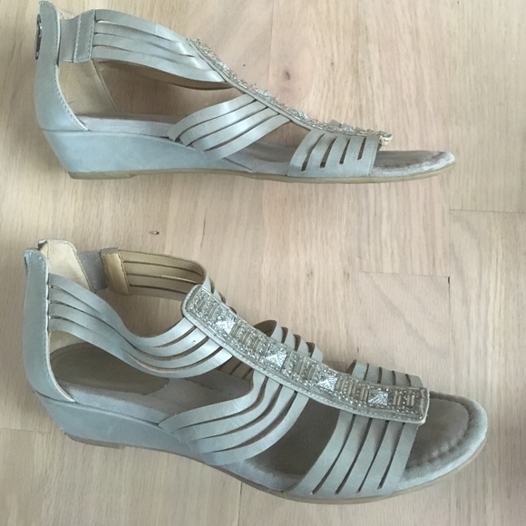 Set of 2 Pairs Easy Spirit Comfortable 1" Shoes - Picture 5 of 7