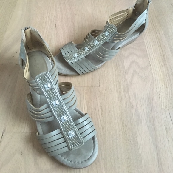 Set of 2 Pairs Easy Spirit Comfortable 1" Shoes - Picture 7 of 7