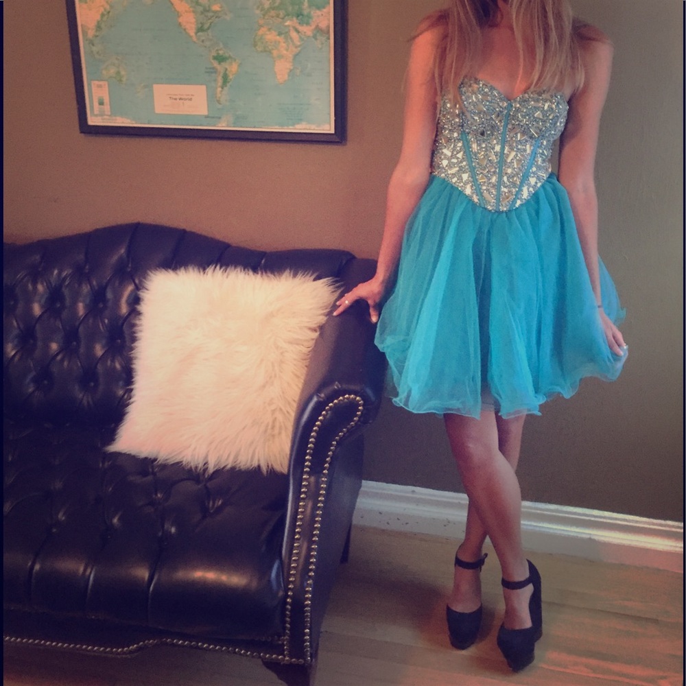 Sequined short prom dress