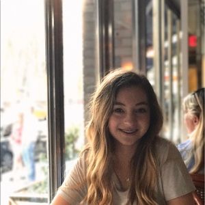 Meet your Posher, Julia