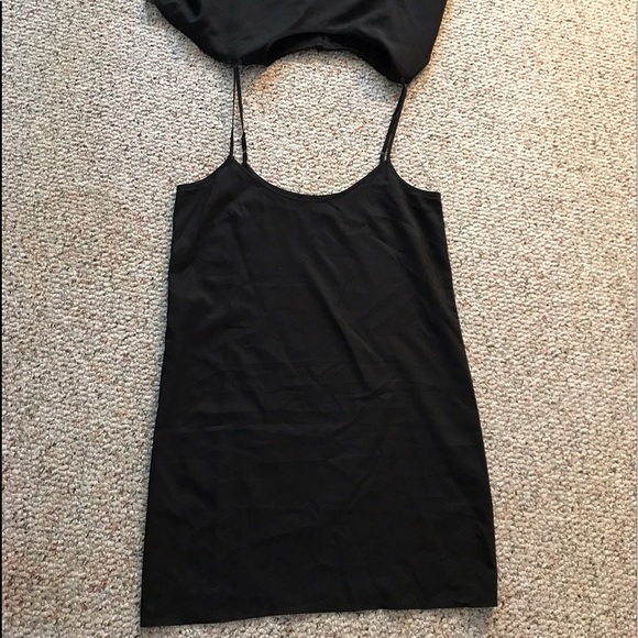 Short Sleeve Black Dress - Picture 3 of 4