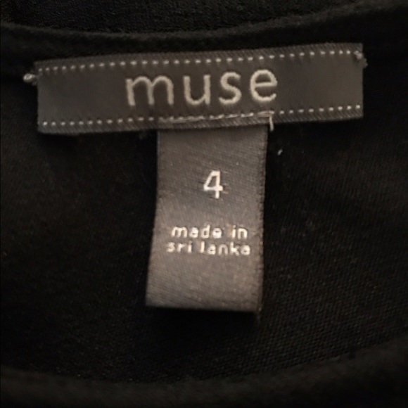 Short Sleeve Black Dress - Picture 4 of 4