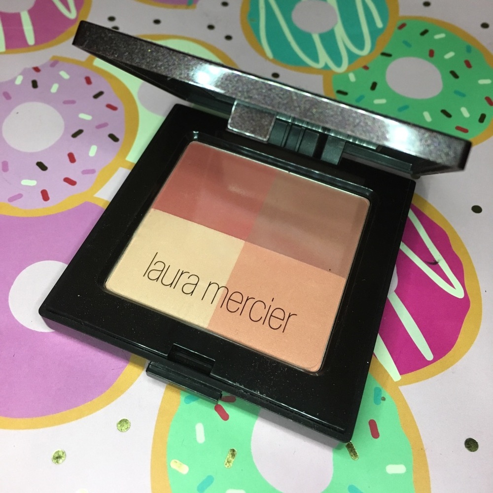 SALE! laura mercier Illuminating Powder❤️