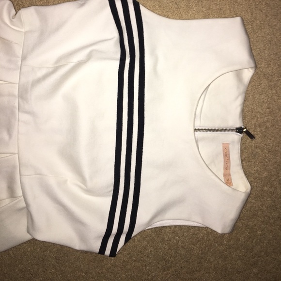 WHITE AND BLACK STRIPED DRESS. FROM GIBSON LATIMER - Picture 2 of 2