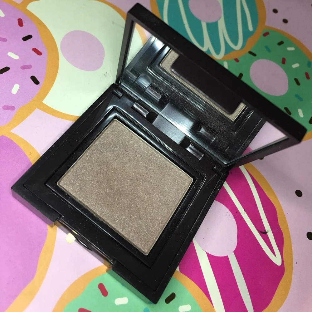 SALE!! laura mercier luster eye color in Bamboo