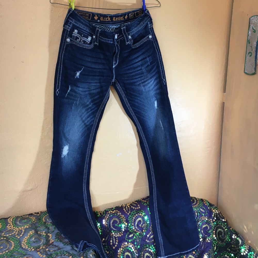 ROCK REVIVAL DISTRESSED JEANS