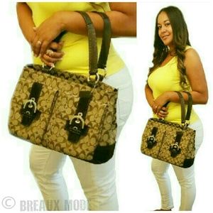  Coach - Suede Signature Large Tote Coach - Suede Signature Large Tote