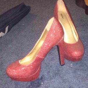 Red sparkly pumps