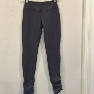 Beyond Yoga gathered legging