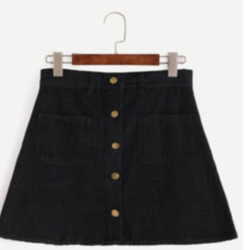 ✨Dark skirt with brass buttons✨