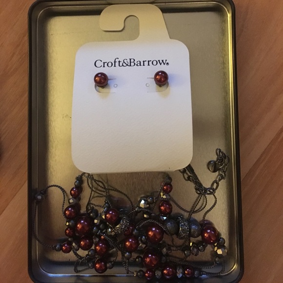 XX DONATED XX Croft and Borrow necklace & earrings - Picture 5 of 7