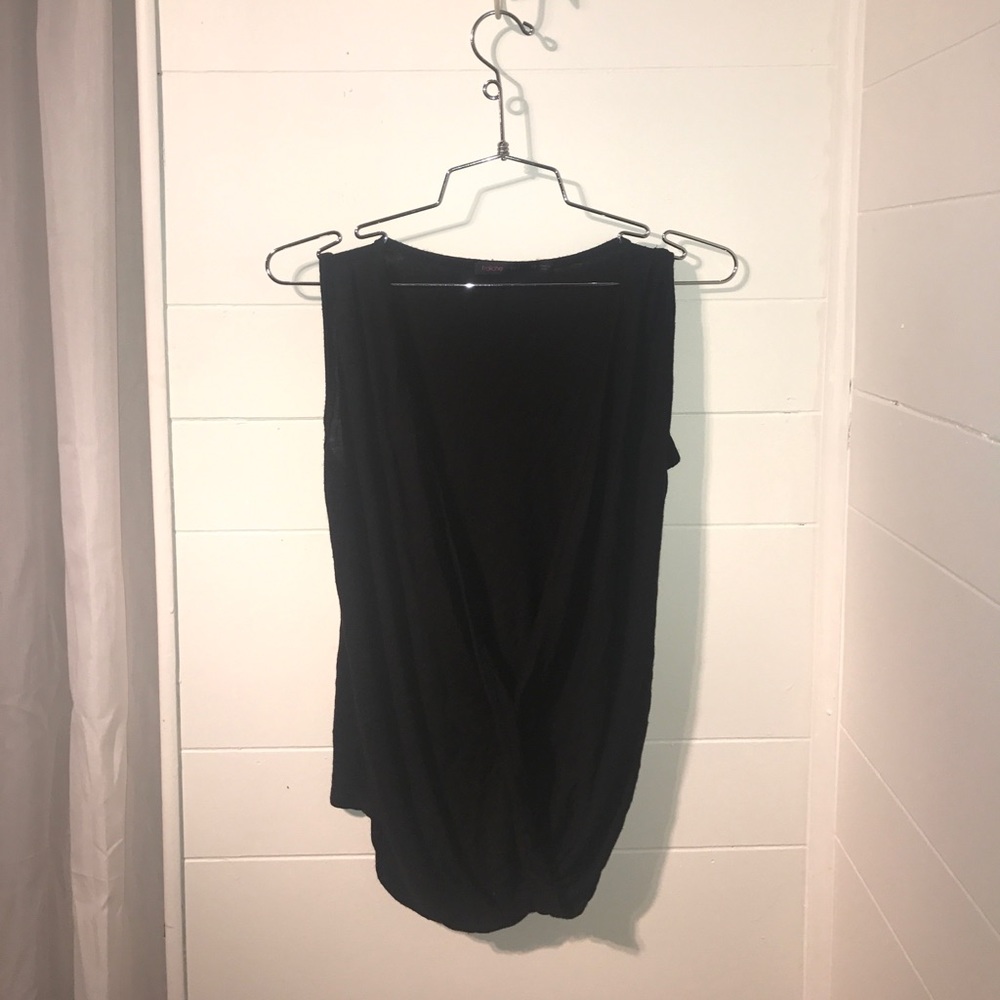 Fraiche deep v top