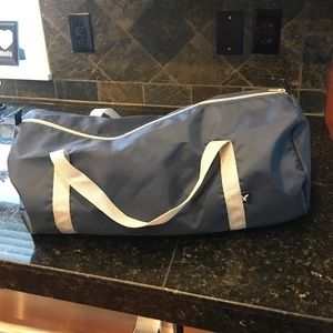 American Eagle gym bag, like new! 🎉