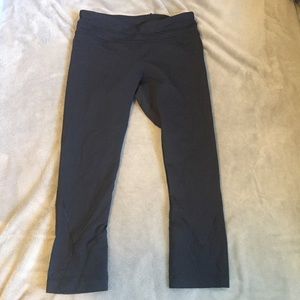 Lululemon Athletica Capri Black Yoga Pants Sz 6