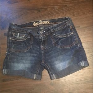 Wallflower Shorts. Size 9